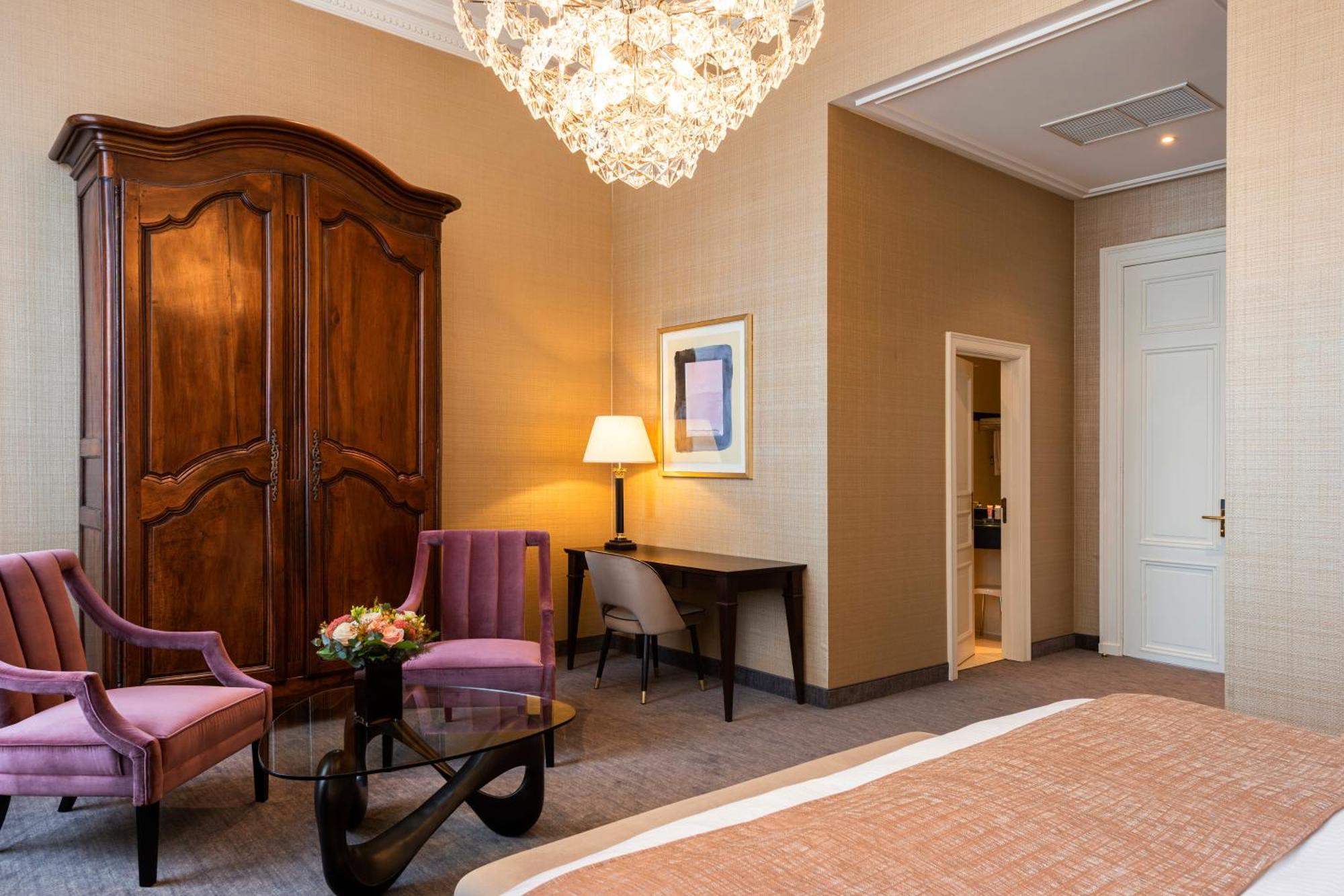 Luxury Suite,1278415054:JPEG